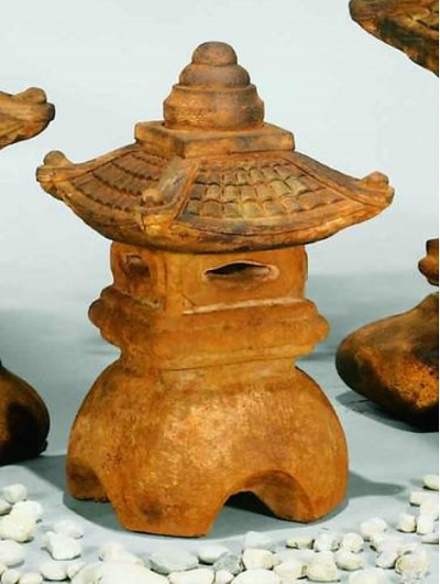 Small Great Pagoda Lantern by Henri Studio